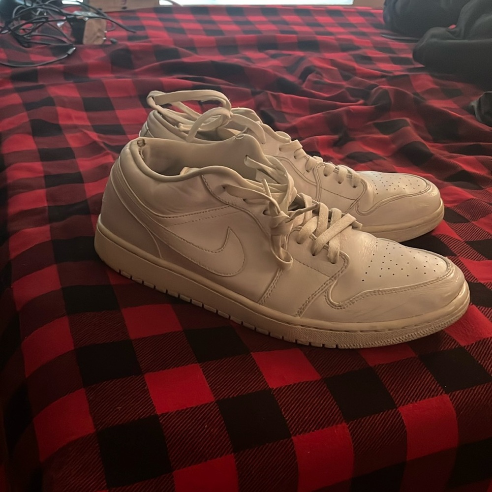 Jordan 1 low white
